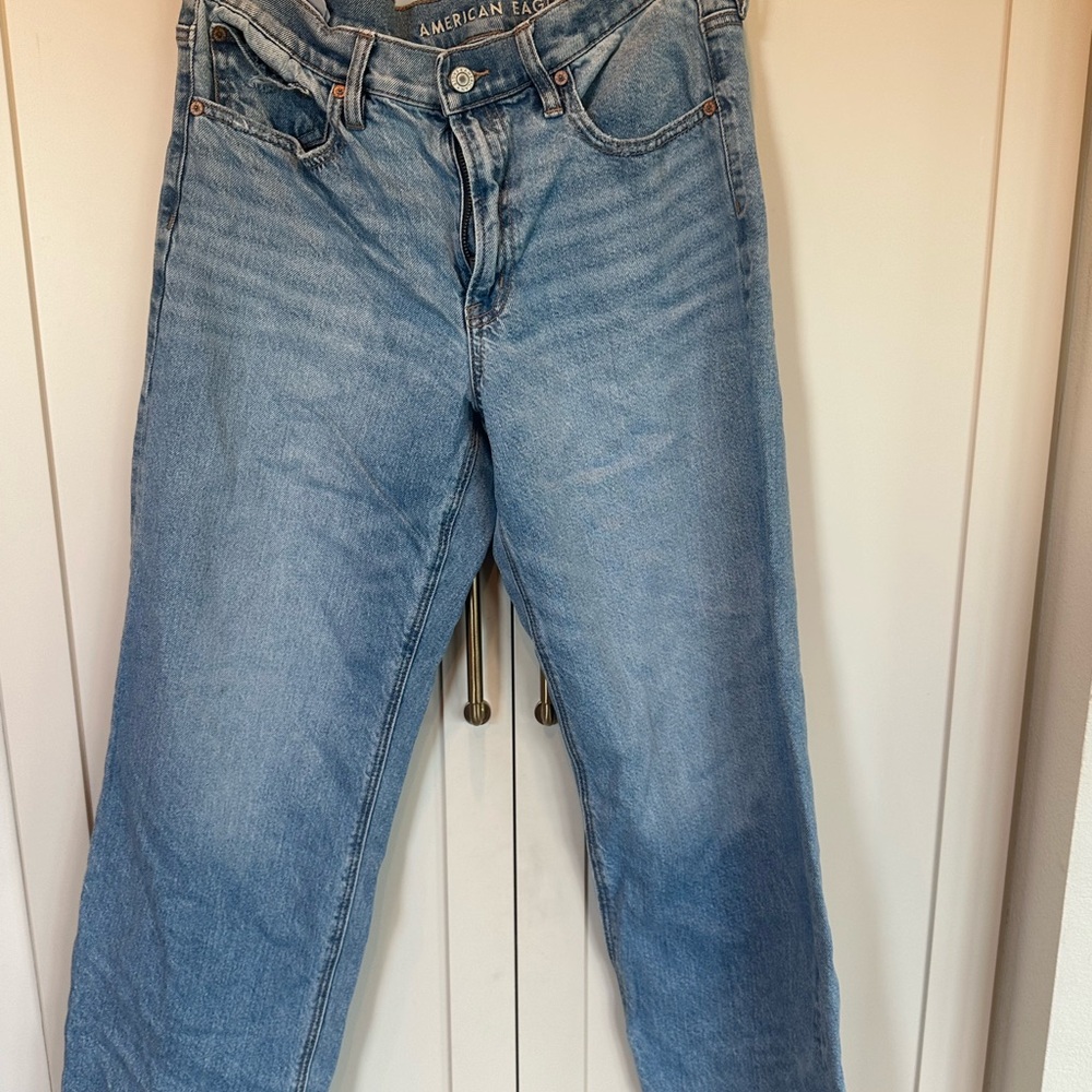 American Eagle Outfitters women's Light Blue Strigid Jeans